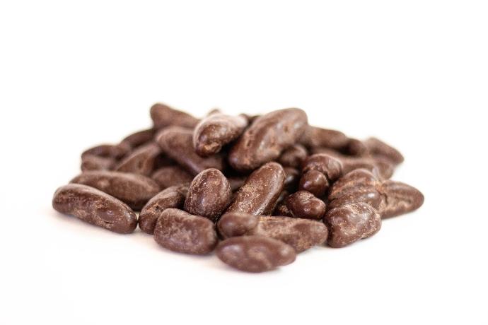 ダークチョコレートのナッツ